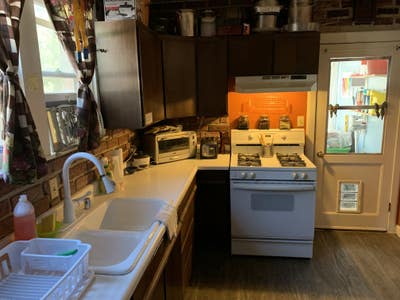 1 Large furnished room for rent Main Photo