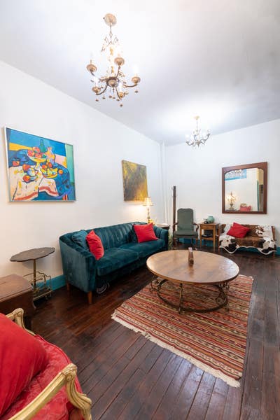 Awesome rooms avail in our cool vintage style apt! Main Photo