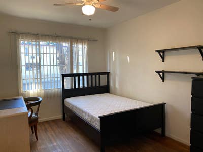 Private Room + Parking! + Shared Bathroom  Main Photo