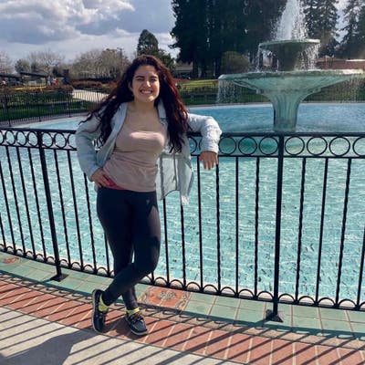 30 year old woman looking for room Main Photo