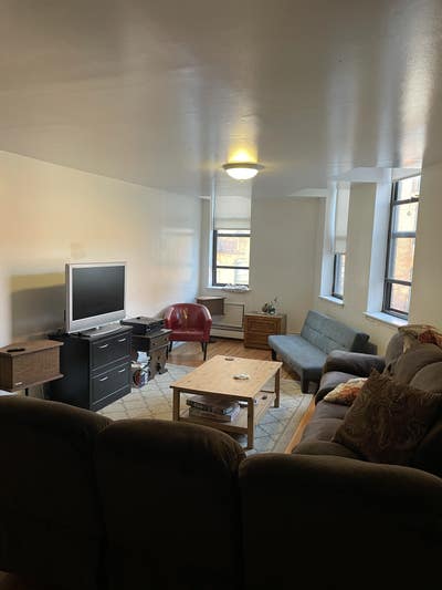 Apartment Room for rent Main Photo
