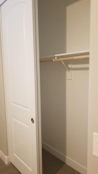 Available individual room in a single family home Main Photo