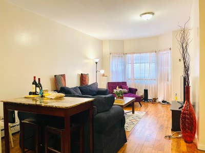 $1,550 / 2Br - Huge Bedroom W/ Private Full Bath Main Photo