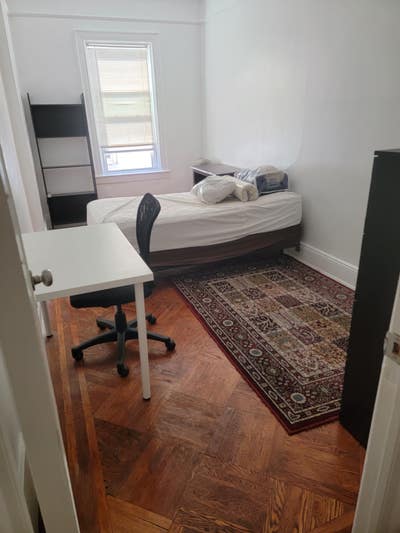 $1100 Incl. Utilities Furnished Room Safe Bayridge Main Photo