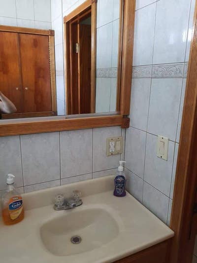 Private room with closet and private entrance Main Photo