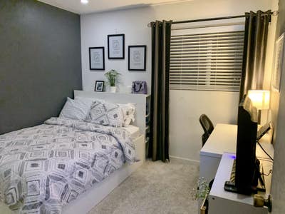 Quiet Private Fully Furnished Room Main Photo
