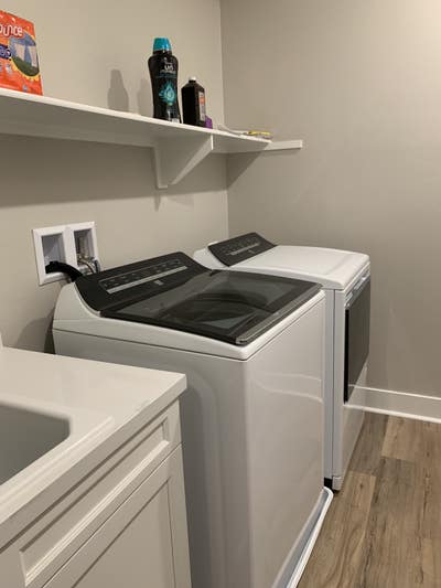 Spacious  Room for Rent- Furnished Main Photo