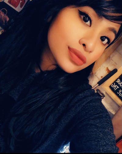 Professional woman seeks a room Main Photo