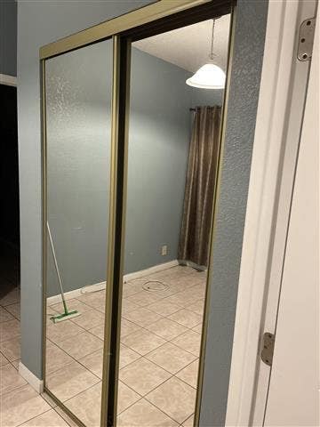 Room for rent  Main Photo