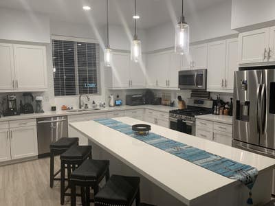 1 Large Room available in Newly Built Trilevel!! Main Photo