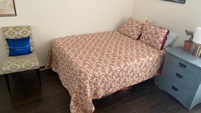 Furnished Room & Bath Avail - short term Main Photo