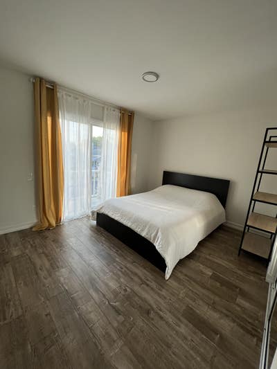 Room with private bathroom &  balcony  Main Photo