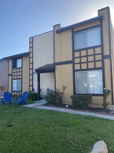 Room for Rent in HB: Great Location, Nice Room Main Photo