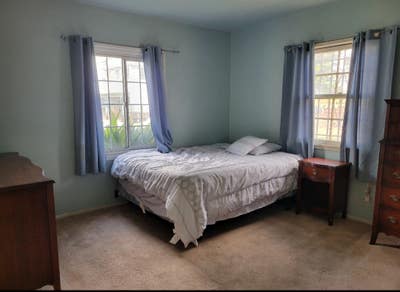 Large Furnished Room in House Main Photo