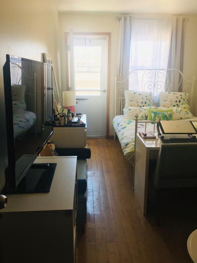 Large Bedroom in Heart of Williamsburg! Main Photo