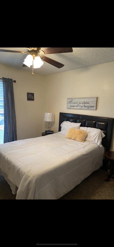 Room for rent female  Main Photo