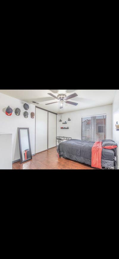 Small room with shared bathroom.  Main Photo
