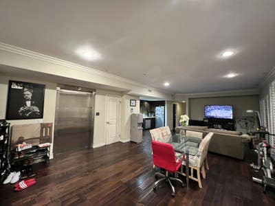 Private Room In The Heart Of Koreatown Main Photo