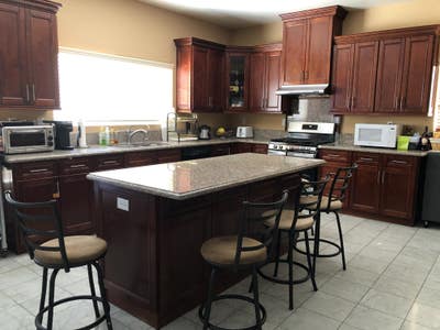 One Room for Rent with Private Bath (20Yrs)  Home) Main Photo