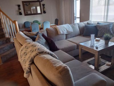 Beautiful townhome located in Henderson. Three bed Main Photo