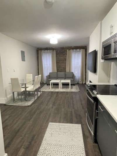 Private Room-Apt Share Female Student Wanted Main Photo