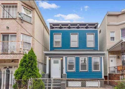 Large furnished bedroom for rent Main Photo