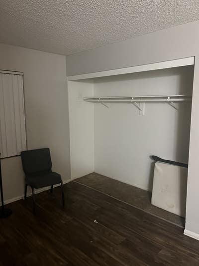 Luxury apartment master bedroom Main Photo