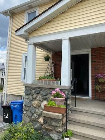 Large room available fir sublet jun 18-aug 3 Main Photo