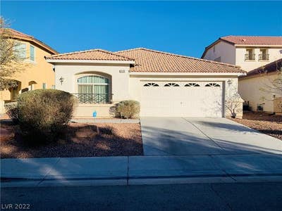 Relaxed Comfortable Living Main Photo