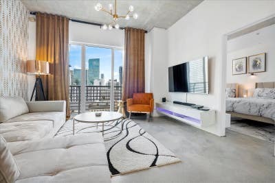 Vibrant Shared Loft | DT Miami | 15 to Brickell Main Photo