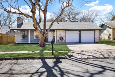 Last Room available at Glen Fair Living  Main Photo