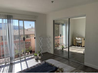 Beautiful private bedroom in Hollywood SHORT TERM Main Photo