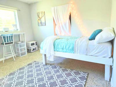 Large Room - 5 Min from U.M. Main Photo