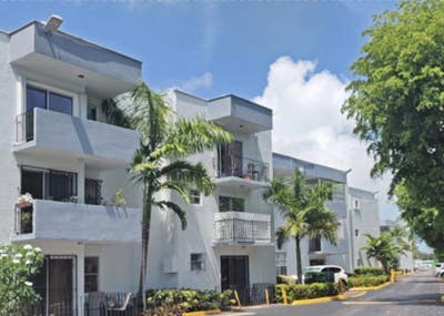 2/1 Apartment in Silver Bluff Estates Main Photo