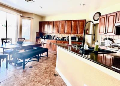 Individual Roommate wanted room available Main Photo
