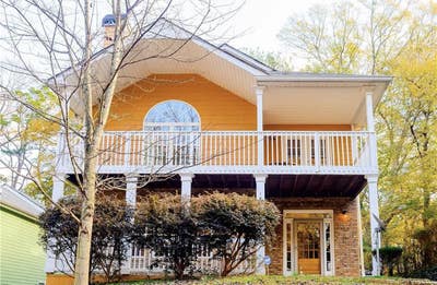 Welcome to your cozy home!-Pvt Full-Bath Main Photo