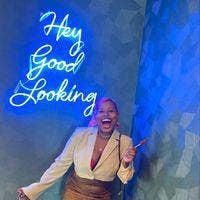 Female 27 looking for a room in Los Angeles Main Photo