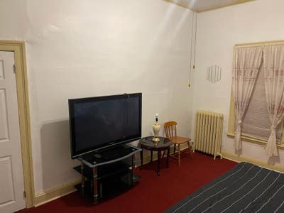 Renting 1 Furnished Room Main Photo