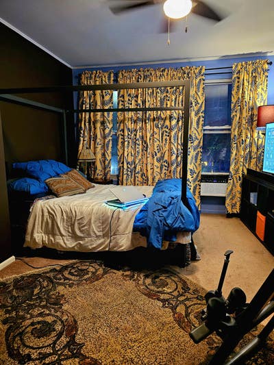 L. I.C. House Share in Prime Area Main Photo