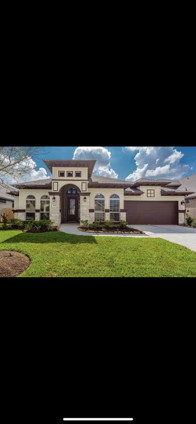 A fancy  furnished room with en-suite bathroom Main Photo