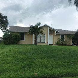 Single family home Main Photo