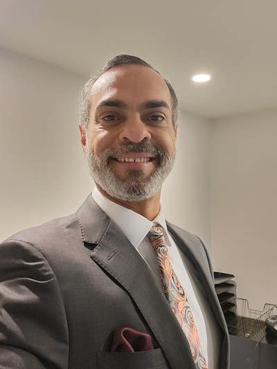 Professional looking for room Main Photo