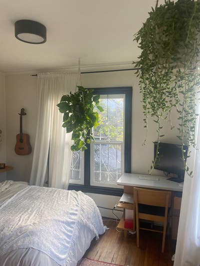 Private bedroom for rent in heart of Echo Park Main Photo