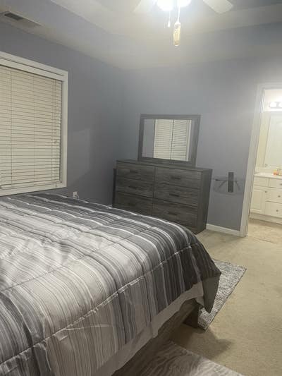 Cozy, comfy room ready for you!!  Main Photo