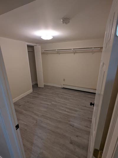 1bd w/ Shared Bath Near Broadway and Bloomfield Main Photo