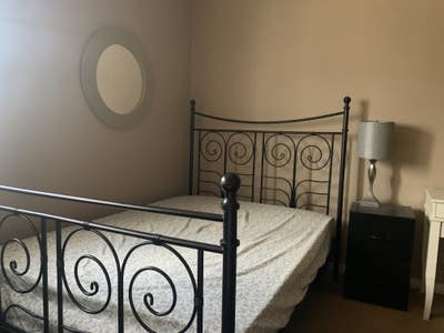 $950 Private Bedroom - Family Host Main Photo