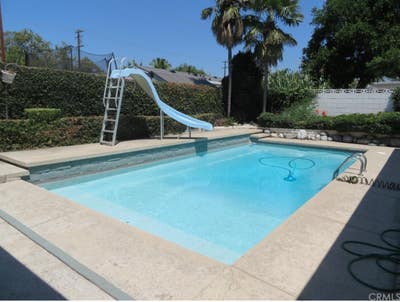 Room for rent in a great neighborhood with pool Main Photo