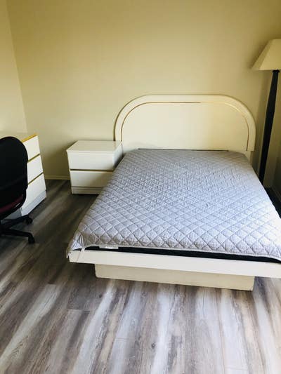 Female Preferred/Furnished room/shared bathroom  Main Photo