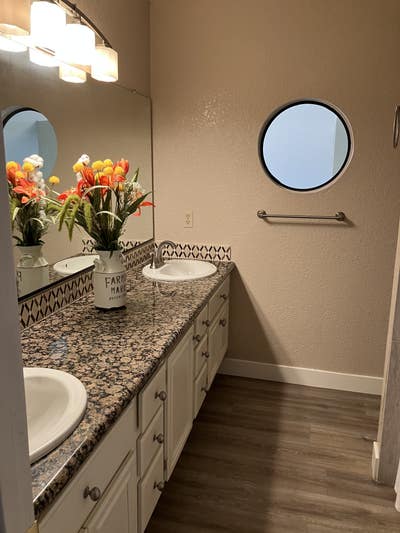 Very Large Room W Private Bath for Rent  Main Photo