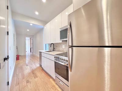 Bergen #4 Main Photo